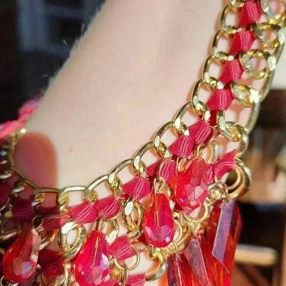 Glass Beaded Faceted Goldtone Choker Bib‎ Red